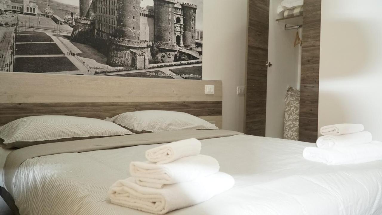 Donna Vicenza Bed & Breakfast ナポリ エクステリア 写真