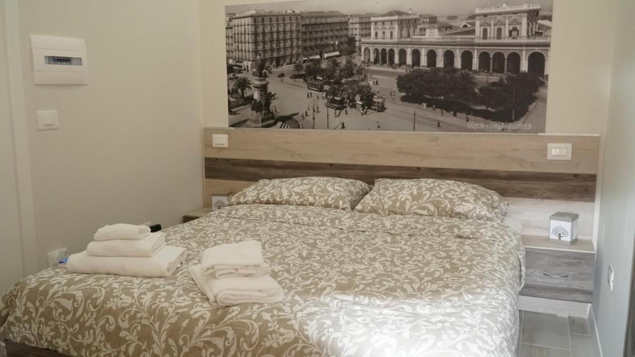 Donna Vicenza Bed & Breakfast ナポリ エクステリア 写真