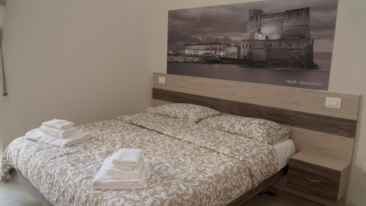 Donna Vicenza Bed & Breakfast ナポリ エクステリア 写真