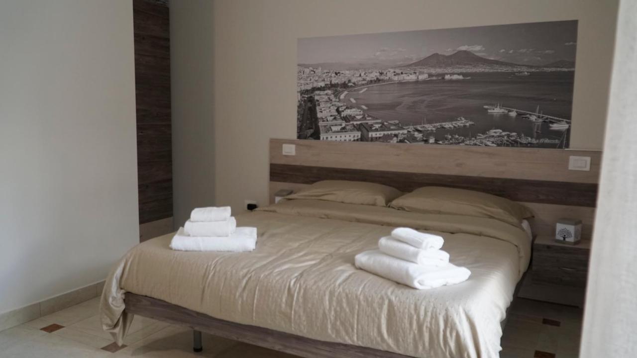 Donna Vicenza Bed & Breakfast ナポリ エクステリア 写真