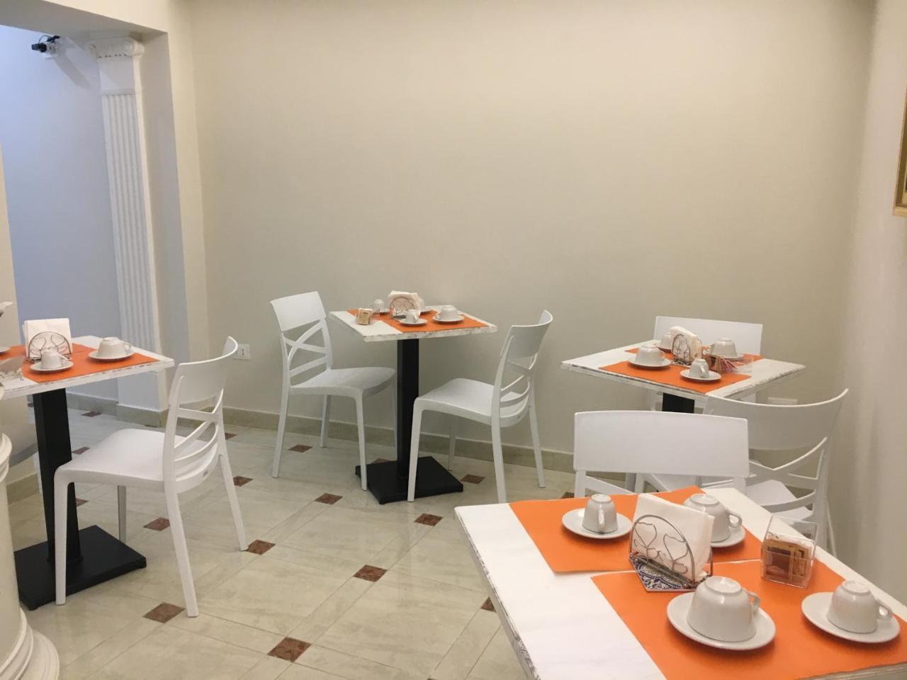 Donna Vicenza Bed & Breakfast ナポリ エクステリア 写真