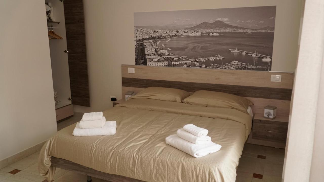 Donna Vicenza Bed & Breakfast ナポリ エクステリア 写真