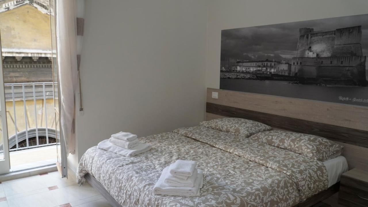 Donna Vicenza Bed & Breakfast ナポリ エクステリア 写真